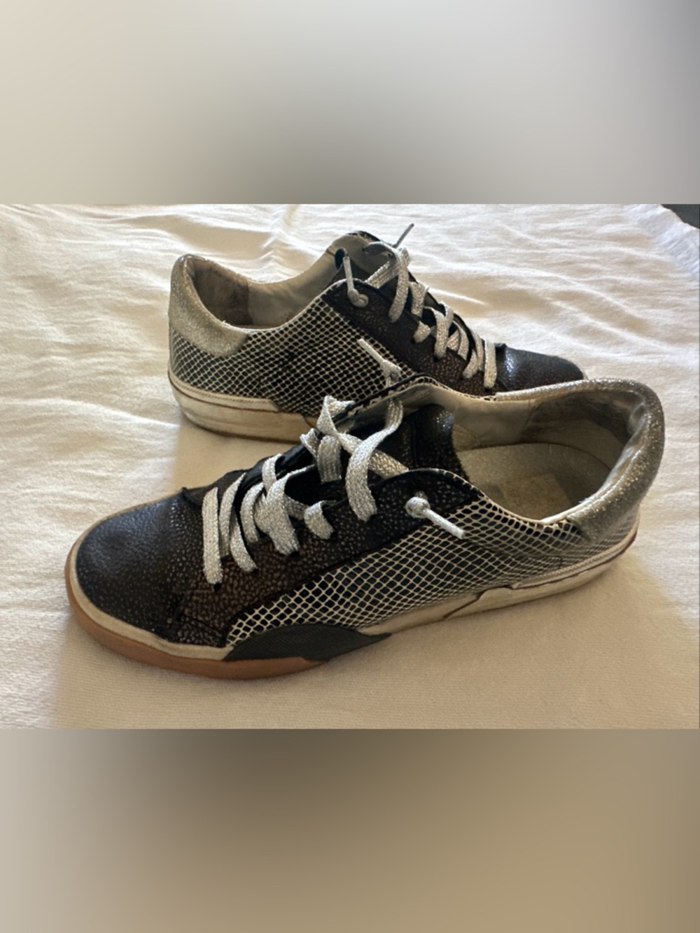 Dolce Vita Zina Shoes Women’s Size 7 Black Silver Cream Leather Sneakers NICE!